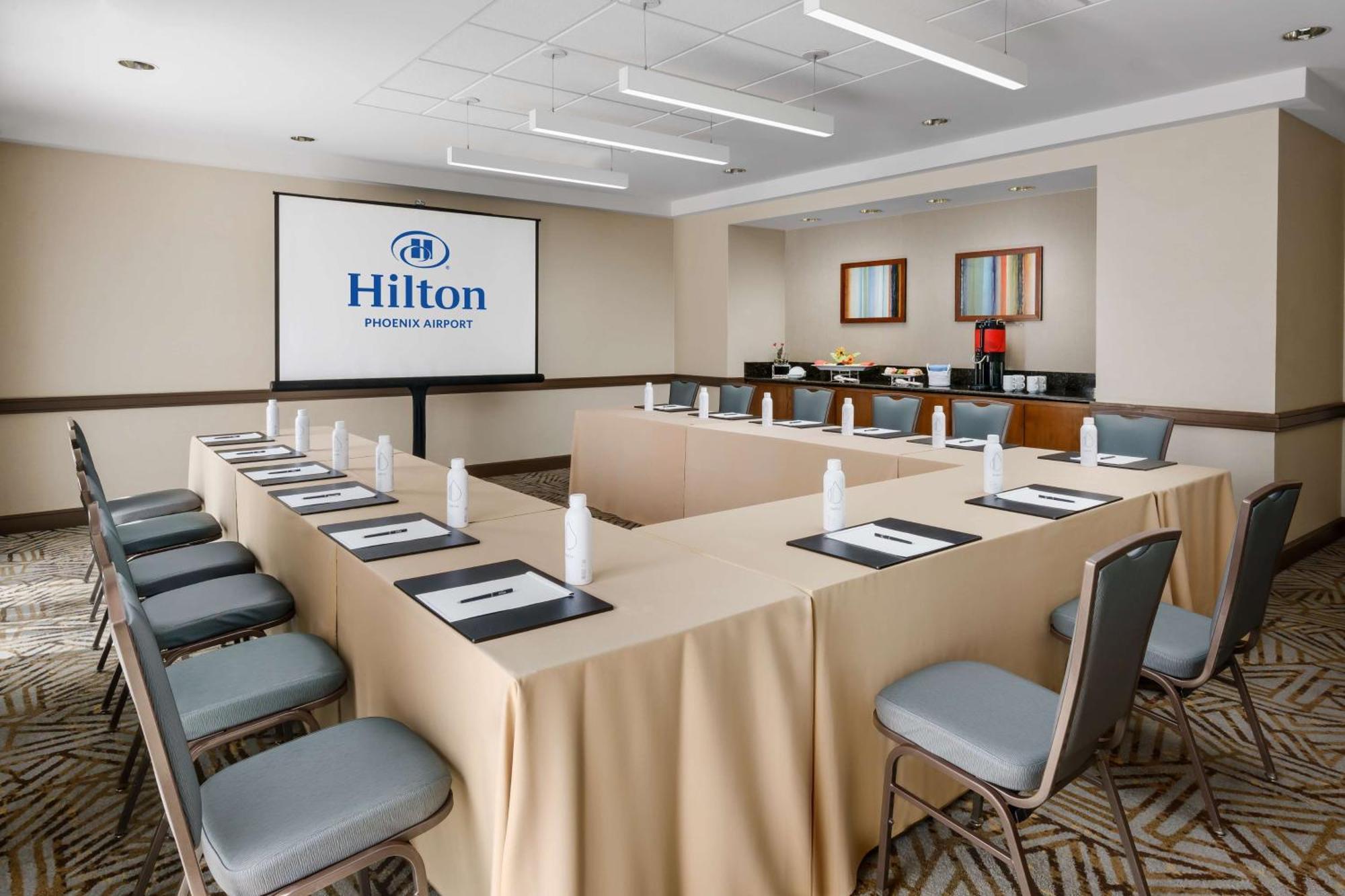 Hilton Phoenix Airport Extérieur photo