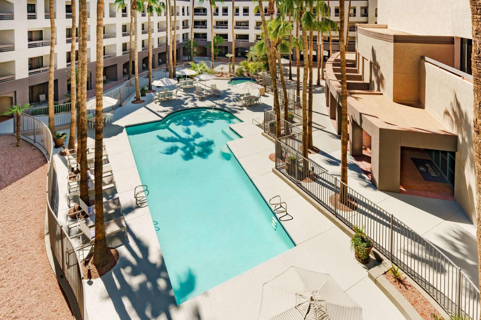 Hilton Phoenix Airport Extérieur photo